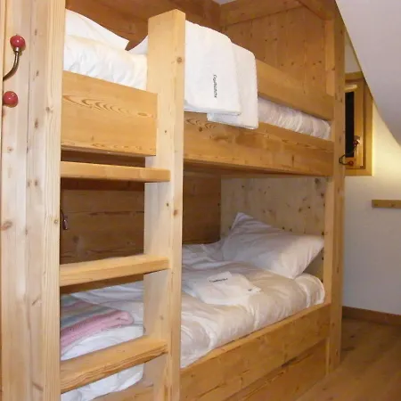 Chalet Chalet Skis Aux Pieds Avec Jacuzzi Et Sauna *