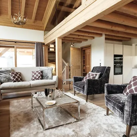 Chalet Chalet Skis Aux Pieds Avec Jacuzzi Et Sauna *